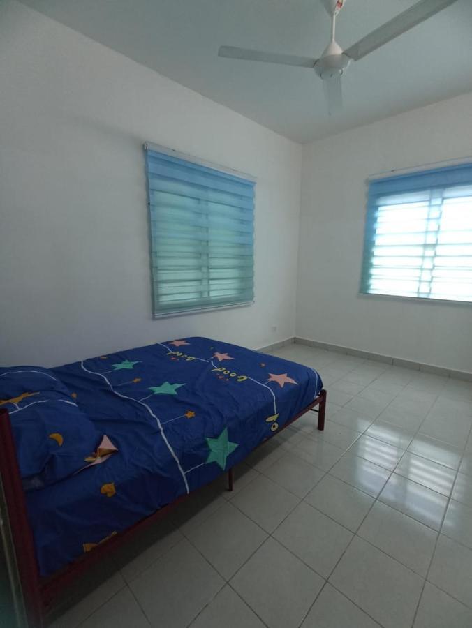 Aisya Homestay Bajet Karak Setia Exterior photo
